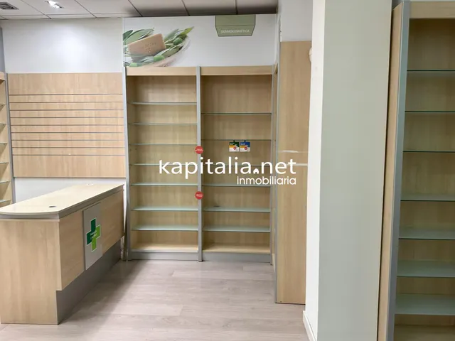 LOCAL EN CALLE PRINCIPAL DE ONTINYENT EN ALQUILER — 4