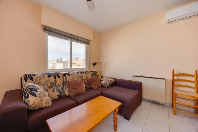 Apartamento de 2 dormitorios y 1 baño en el centro de Torrevieja — 8