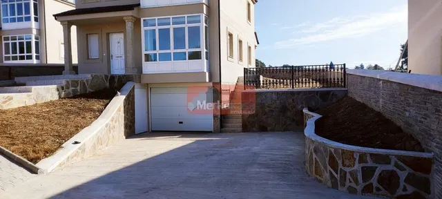 SE VENDEN CHALETS INDEPENDIENTES DE OBRA NUEVA  Y CON FINCA CERRADA DE 650M2 CERCANO A LUGO — 47