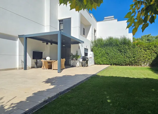 Vivienda unifamiliar pareada en urbanización de 18 vecinos, de 2019, con 230 m2 construidos, 200 m2 de jardín y piscina comunitaria, ubicada en la mejor zona de Córdoba — 14