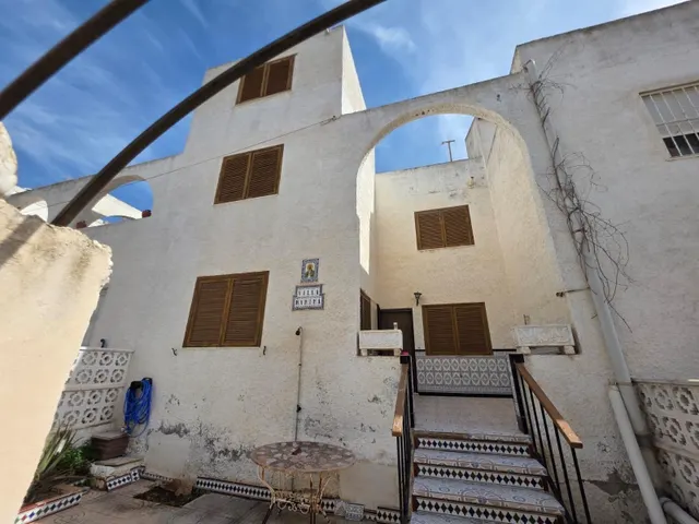 Magnifica vivienda para reformar, buena ocasion para invertir — 9