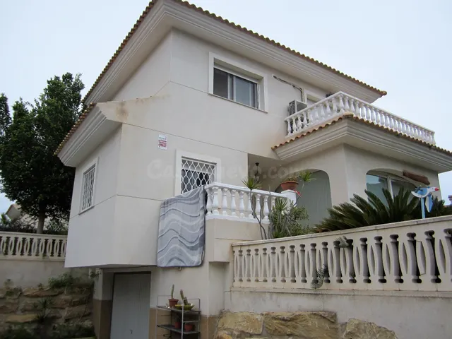 Impecable Chalet en El Campello con Piscina Privada y Amplio - foto 3