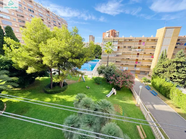 ELEGANCIA MEDITERRÁNEA A POCOS METROS DE LA ARENA DORADA — 50