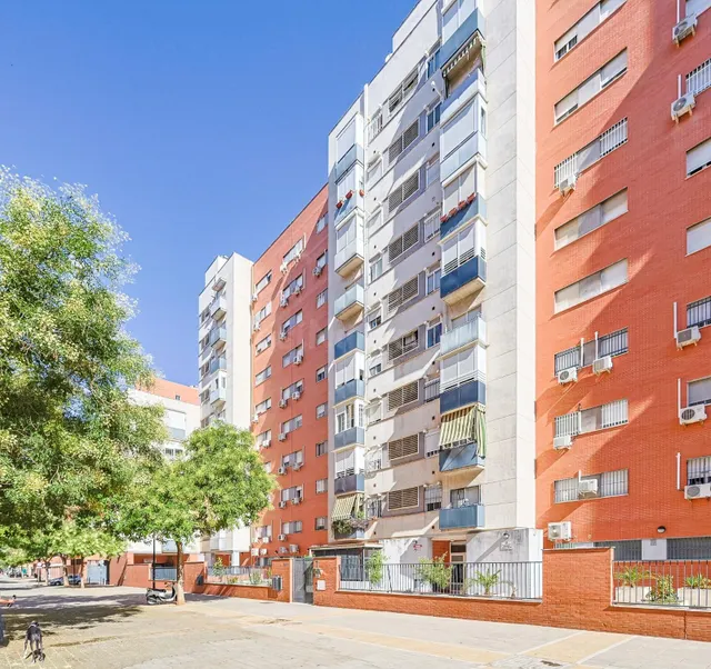 Piso en venta en Pino Montano - foto 2