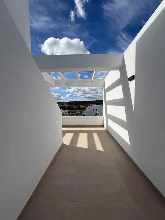 Ático de Lujo con Piscina Infinity Privada en Estepona — 29