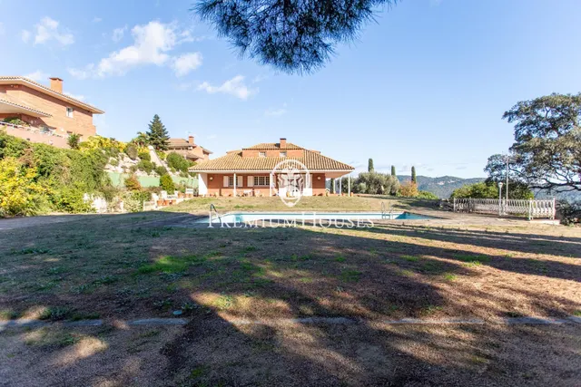 Espectacular casa con con 6.000m2 de parcela e impresionantes vistas al mar — 11