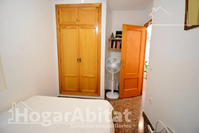 Confort y vistas al mar en este espacioso piso con balcón, gran garaje y trastero junto a la playa — 20