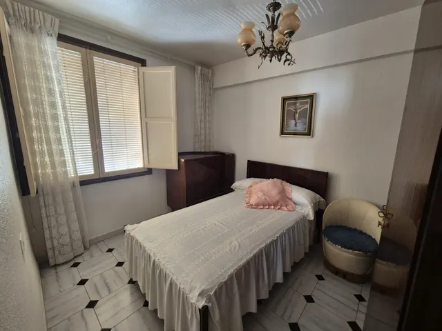 Primer piso en La Unión junto a calle mayor — 21