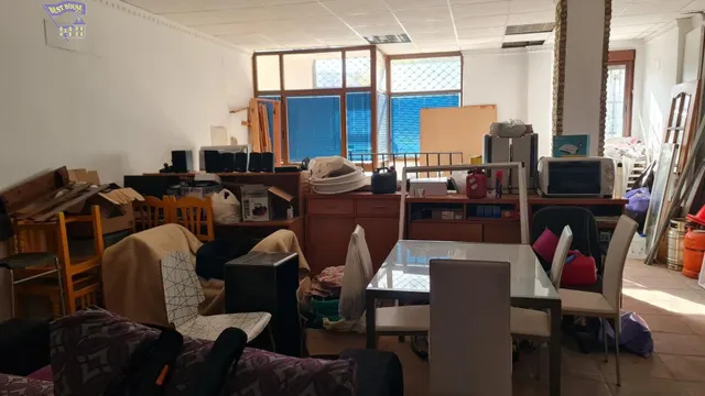 SE VENDE LOCAL DIÁFANO EN ZONA CUESTA DE LA RUJANA — 2
