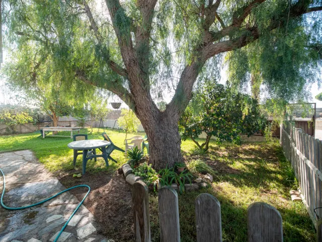 FINCA RÚSTICA CON ARBOLES FRUTALES Y CUADRA DE CABALLOS — 18