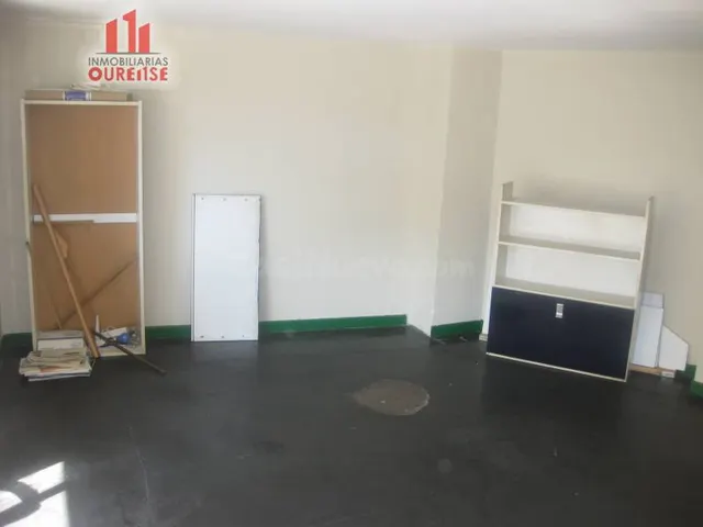 OFICINA ACONDICIONADA CERCA DE LA PLAZA DE LAS MERCEDES. — 2