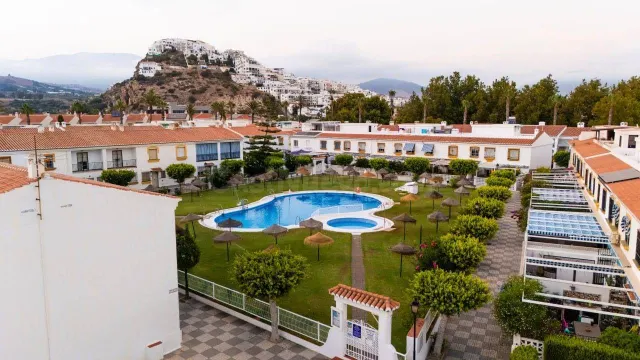 CASA EN SEGUNDA LÍNEA DE PLAYA, URBANIZACIÓN MARE NOSTRUM — 2