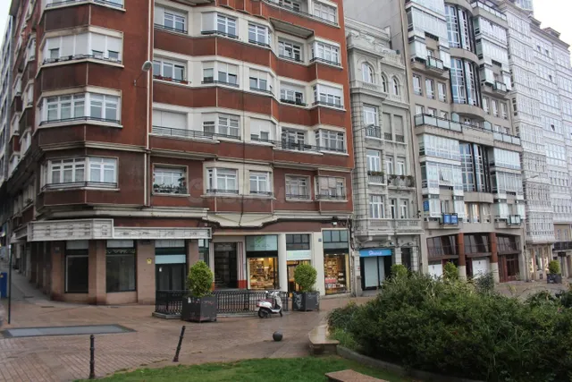 LOCAL COMERCIAL LINARES RIVAS