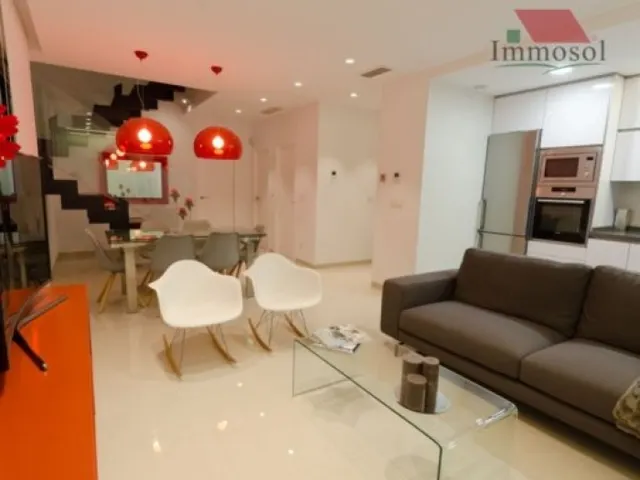 MAGNÍFICA VILLA EN LA MARINA, A PIE DE PLAYA — 3