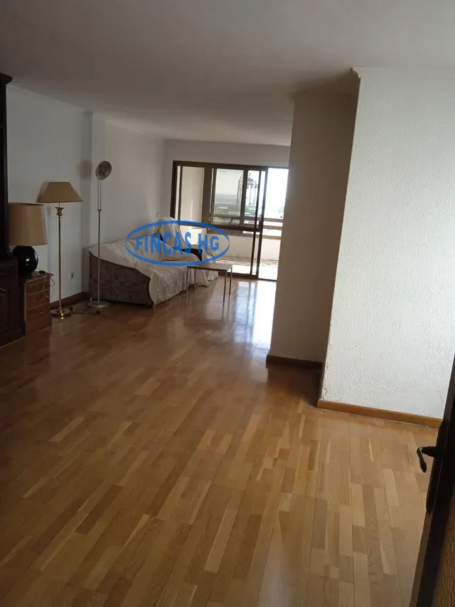 Amplia vivienda de lujo junto al Puerto Deportivo y Paseo Marítimo — 7