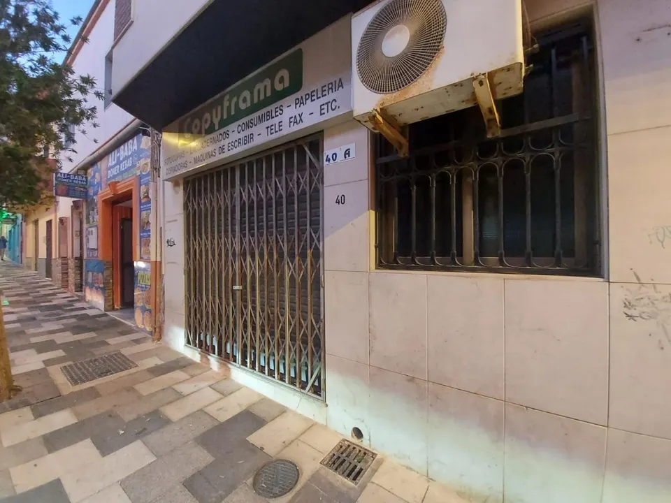 Local comercial en alquiler situado en pleno centro de El Ejido