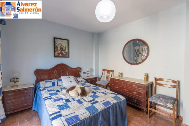 Casa independiente a 5 minutos de Granada en buen estado para entrar a vivir — 45