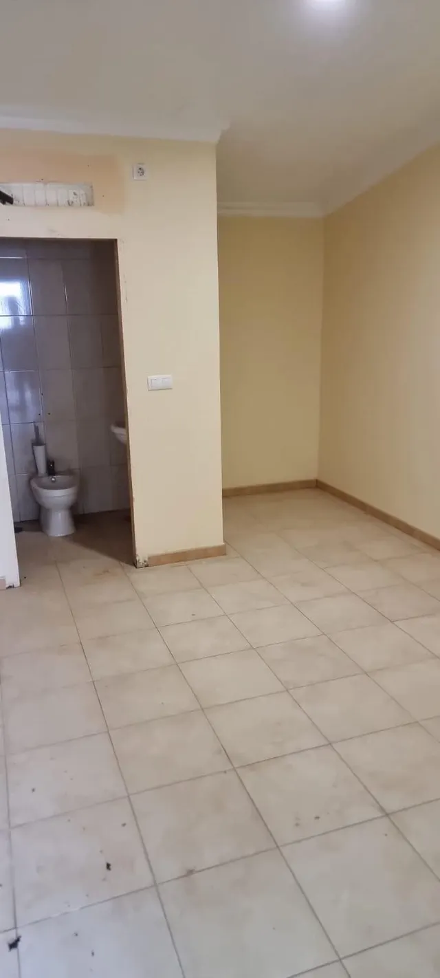 Edificio con piscina — 25