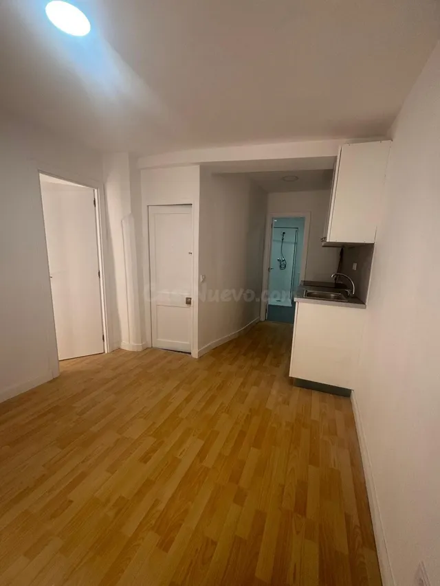Piso recién renovado junto al Ayuntamiento de Manresa - foto 4
