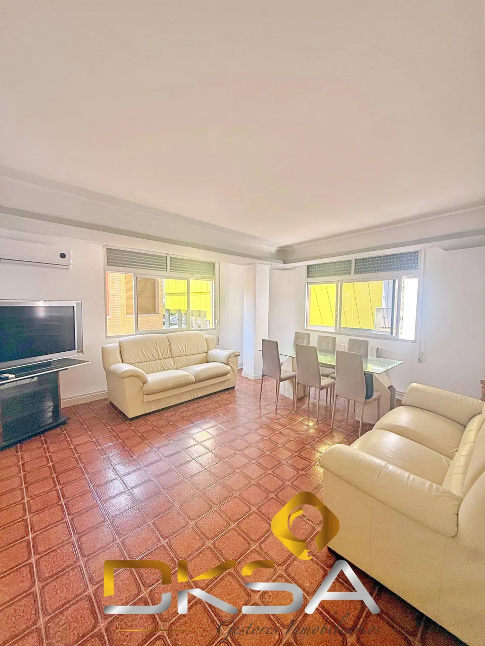 111 m2, 4 habitaciones y terraza comunitaria en un edificio familiar de Vila-real
