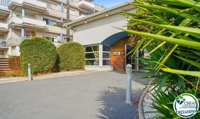 Ático de 61 m2, con 60 m2 de terraza-solarium, LICENCIA TURISTICA. — 38