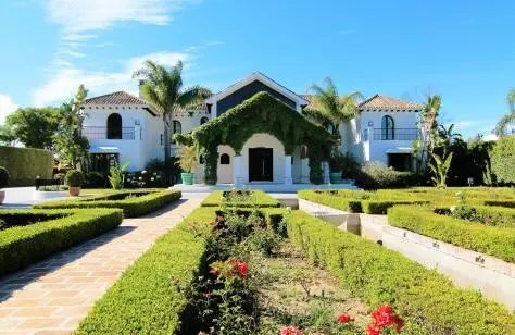 MANSION EN PRIMERA LINEA DE PLAYA EN AMPLIA PARCELA — 12