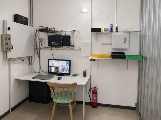LOCAL COMERCIAL EN FUNCIONAMIENTO CON 31 TRASTEROS EN SON RO - foto 3