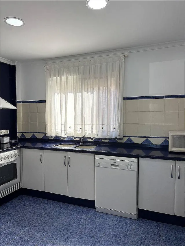 Chalet pareado con vistas al mar en Playa del Rey: un hogar junto al Mediterráneo para todo el año — 32
