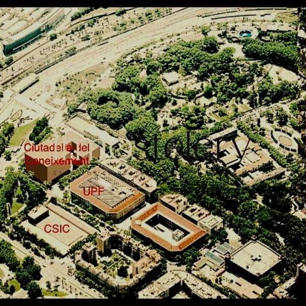 Se traspasa restaurante a pleno rendimiento (campus UPC y científico – Barcelona) — 13