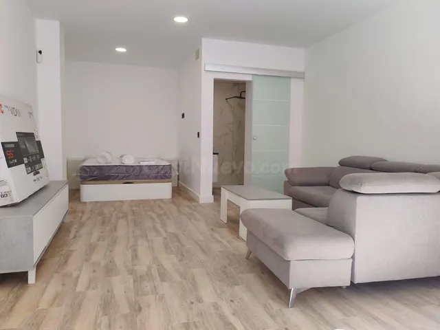 Local Convertido en Vivienda - DIVIDIDO EN DOS ESTUDIOS - foto 4