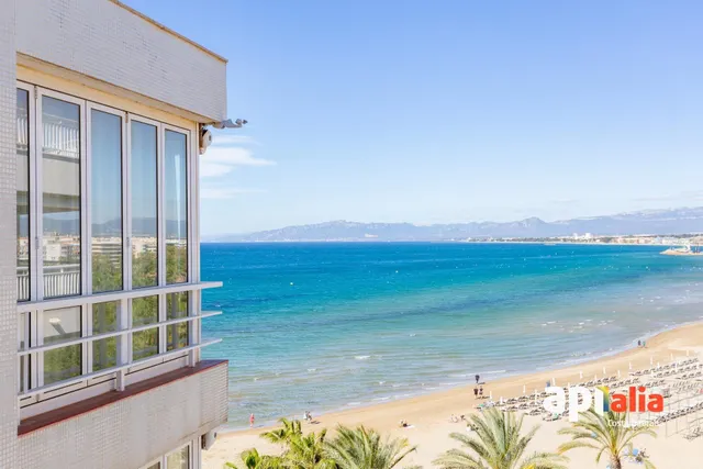 PRIMERA LINEA EN SALOU  VISTAS AL MAR — 10