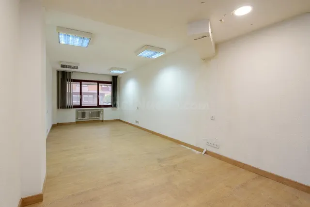Piso con gran potencial en el centro de Oviedo – Calle Cerva - foto 4