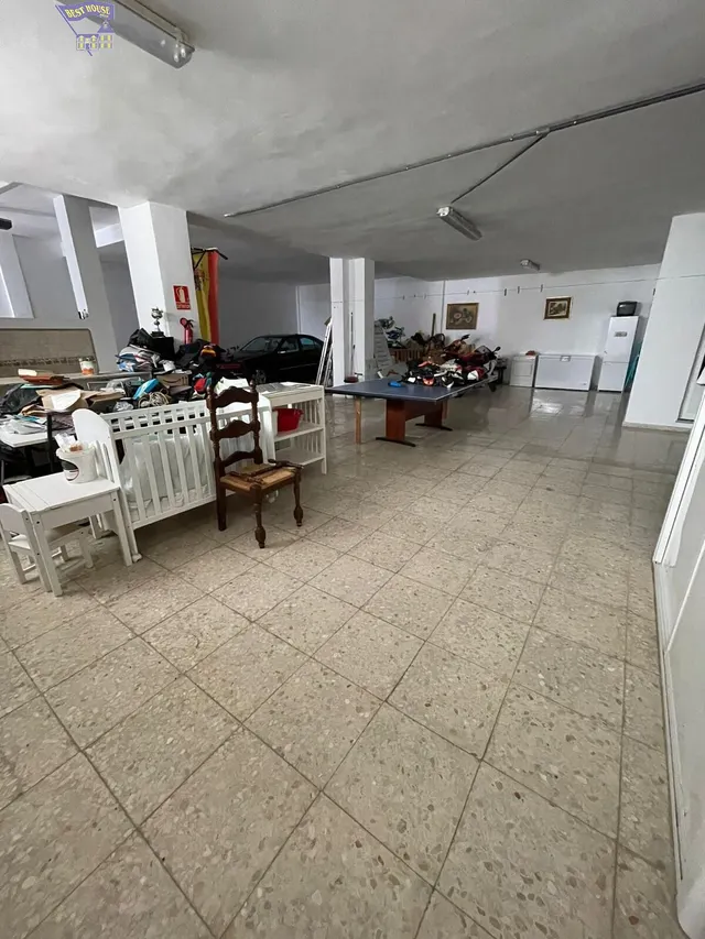 SE VENDE CASA + LOCAL INDEPENDIENTE EN ZONA DE LA CUESTA DE LA RUJANA — 33