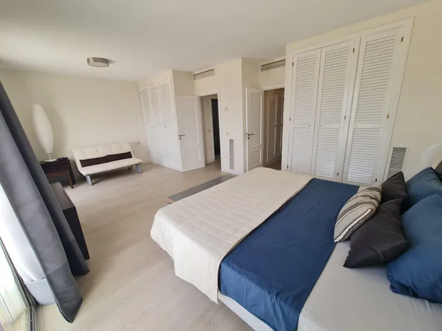 Alquiler temporal: Chalet en primera línea en Son Verí con vistas al mar — 31