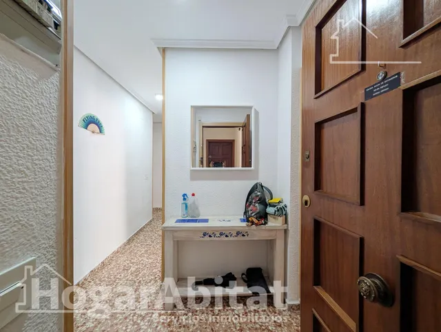 ¡UBICACIÓN IDEAL! AMPLIO, LUMINOSO Y EXTERIOR CON BALCÓN, TODO AMUEBLADO — 48