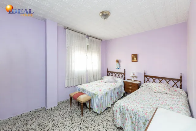 Local + vivienda en Avda. Cadiz — 25