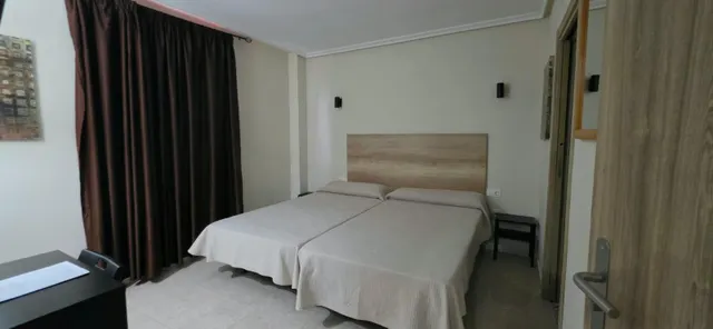 Hotel de 2 estrellas reformado en La Marina de Elche, zona Guardamar — 14