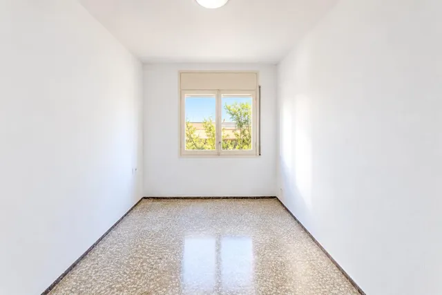 AMPLIO PISO CON TERRAZA EN EL POBLE SEC — 24