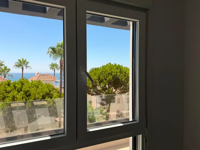 Espectacular vivienda con terraza y vistas al mar — 36