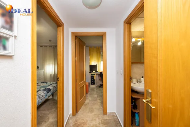 Piso de dos dormitorios en Sanders, en urbanización privada con piscina, pistas de padel, plaza de garaje y trastero — 18