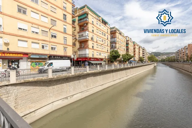 Piso amplio de tres dormitorios en ribera del genil-camino de ronda — 6