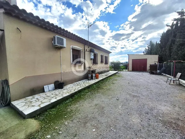 Casa con tres dormitorios con terreno en Campillo, cerca del - foto 4
