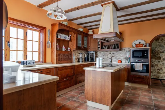 Finca de 20.000 m2 con vivienda principal, apartamento independiente y espacio para toda la familia — 19