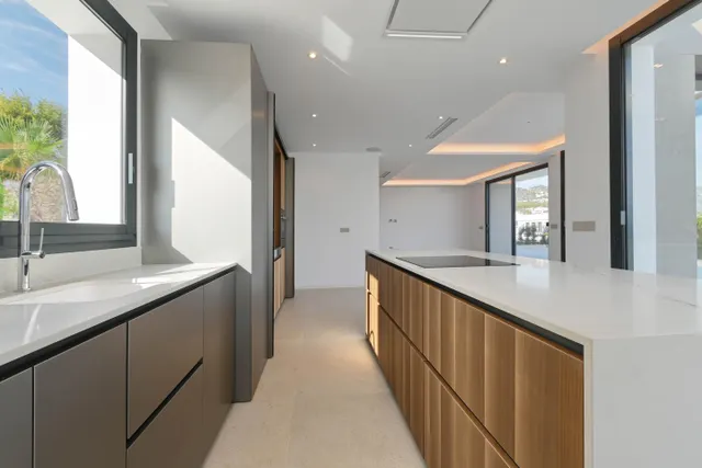 Villa 4 habitaciones 621m² en venta - playa fustera — 44