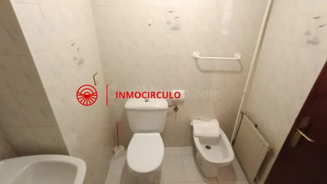 ¡Tu Nuevo Hogar Espera! Acogedor Piso de Dos Dormitorios - foto 5
