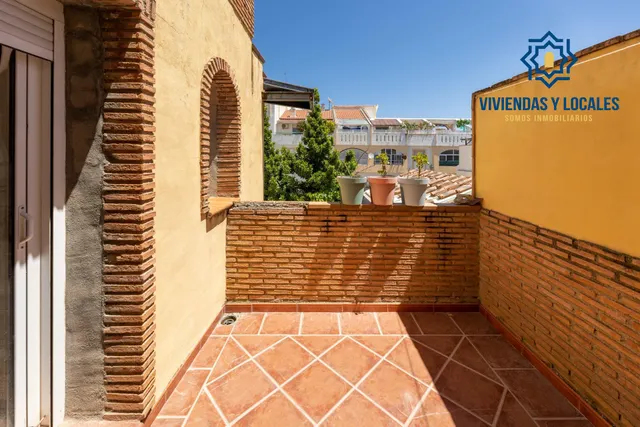UNIFAMILIAR EN LA ZUBIA — 24