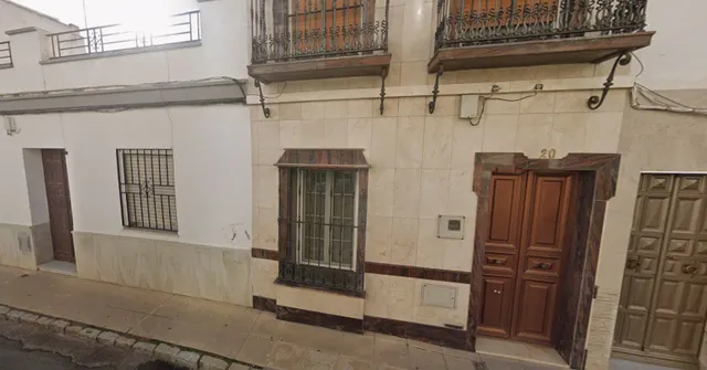 Venta casa en La Puebla del Río (Sevilla) — 2