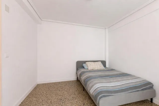 Piso de 3 habitaciones y 2 baños en Valencia — 21