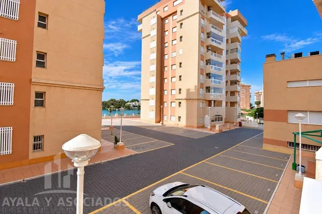 Apartamento en venta con terraza, piscina comunitaria y plaza de garaje, en la manga del mar menor, zona del estacio — 9