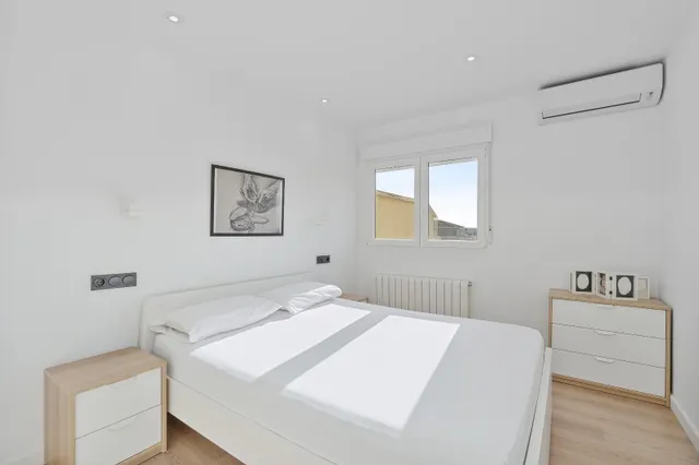 Exclusivo ático dúplex reformado con magnífica terraza en esquina, ascensor y garaje — 14